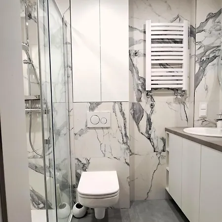 Alice 5 アパート シフィノウイシチェ